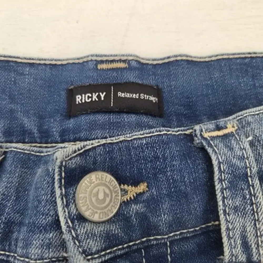 True Religion Shorts Men 31 Ricky Relaxed Straight Denim Cut-Off Distressed